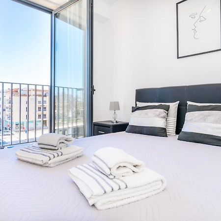 Modern Flat By Lagos Marina And Old Town ลากอส ภายนอก รูปภาพ